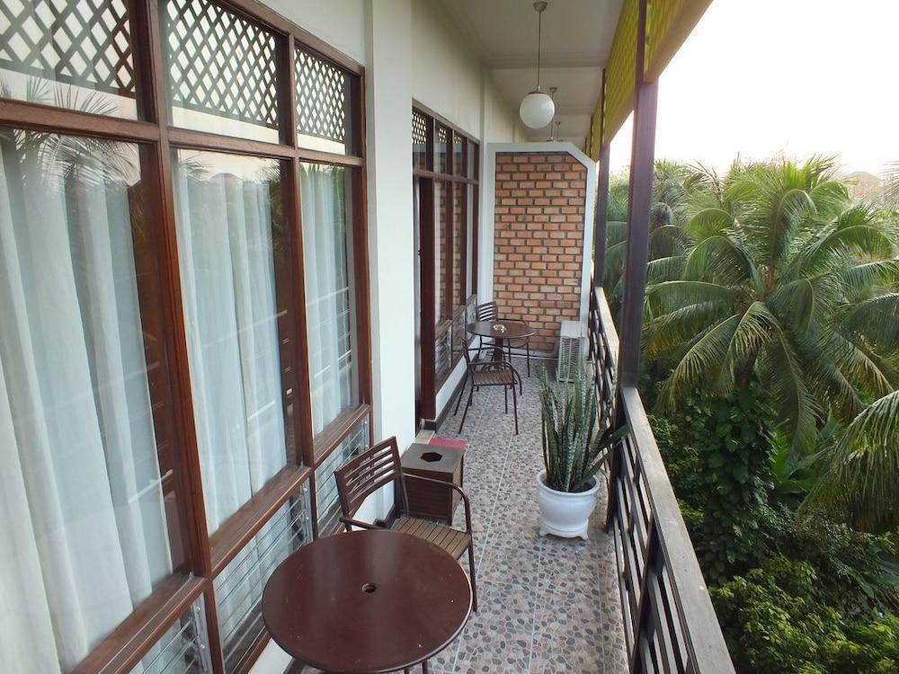 Mesra Business & Resort Hotel Samarinda Eksteriør billede