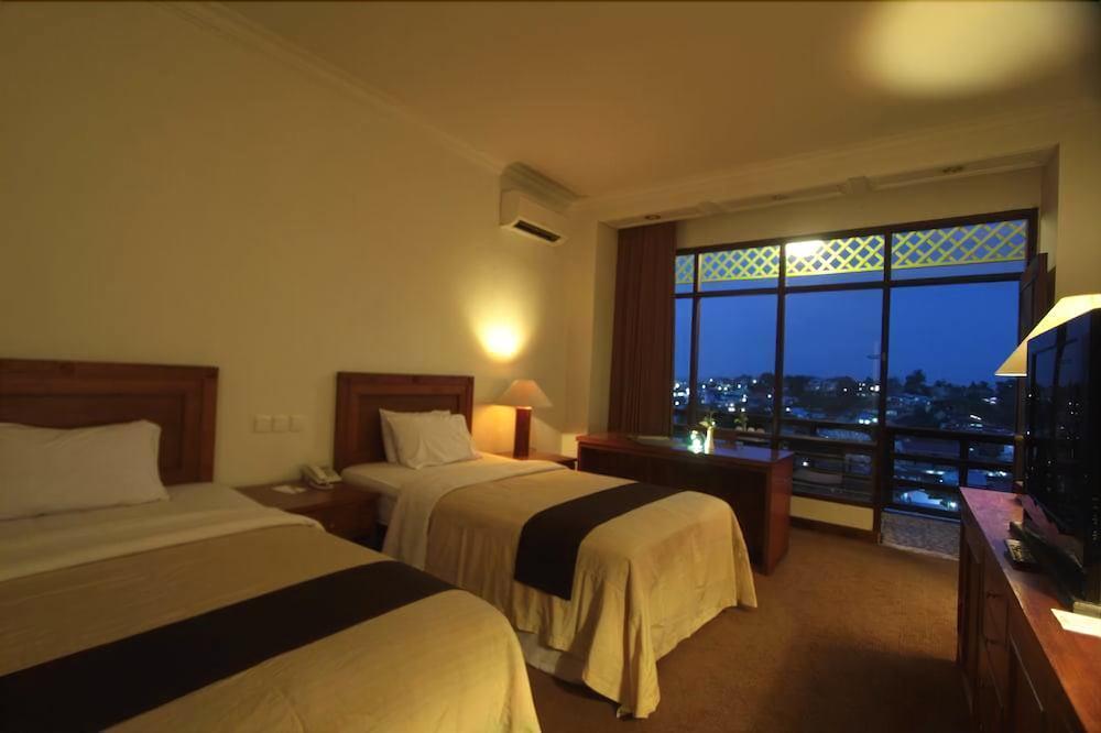 Mesra Business & Resort Hotel Samarinda Eksteriør billede