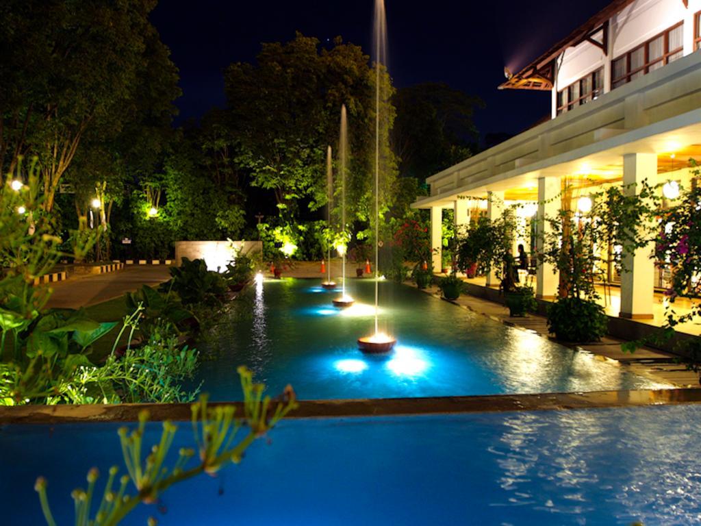 Mesra Business & Resort Hotel Samarinda Eksteriør billede