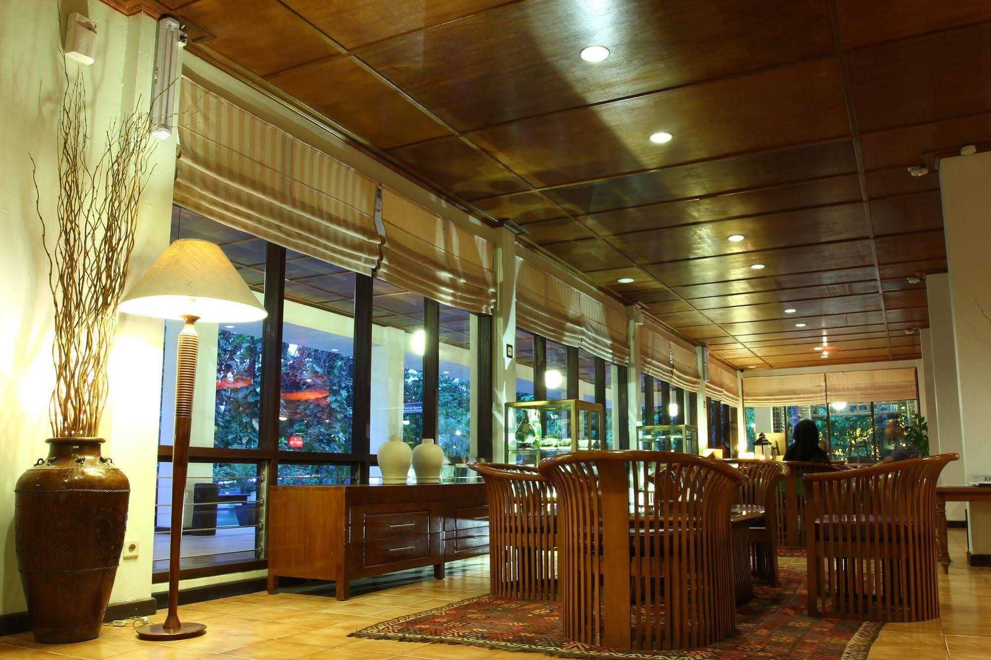 Mesra Business & Resort Hotel Samarinda Eksteriør billede
